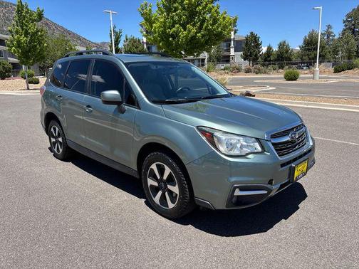 Jasmine Green Metallic 2018 Subaru Forester 2.5i Premium