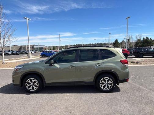 Jasper Green Metallic 2020 Subaru Forester Premium