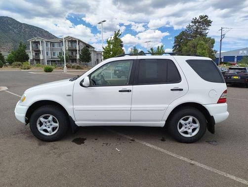 Polar White 2000 Mercedes-Benz M-Class ML 320