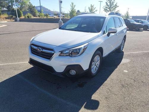 Crystal White Pearl 2019 Subaru Outback 2.5i Premium