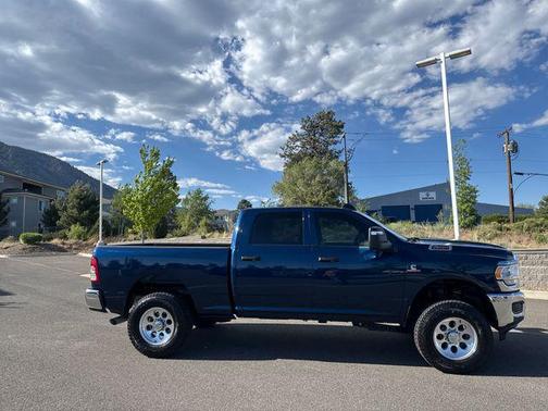 Patriot Blue Pearlcoat 2024 RAM 2500 Tradesman Crew Cab 4x4 6'4' Box