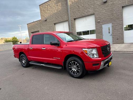 2021 Nissan Titan SV