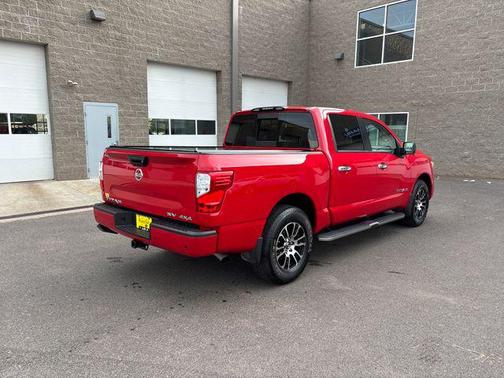 2021 Nissan Titan SV