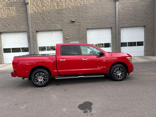 2021 Nissan Titan SV