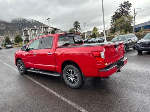 2021 Nissan Titan SV
