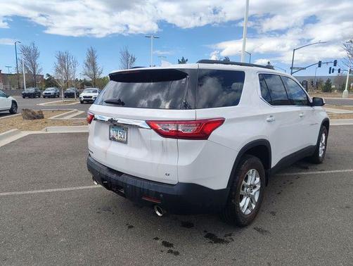 Iridescent Pearl Tricoat 2020 Chevrolet Traverse LT Leather