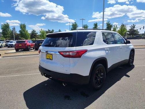 Iridescent Pearl Tricoat 2020 Chevrolet Traverse LT Leather