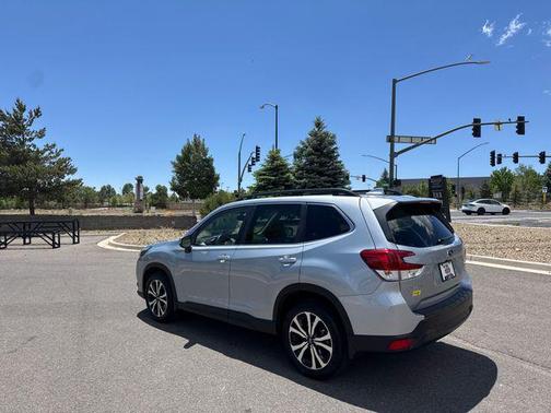 Ice Silver Metallic 2022 Subaru Forester Limited
