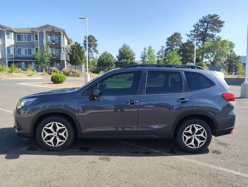 Magnetite Gray Metallic 2023 Subaru Forester Premium