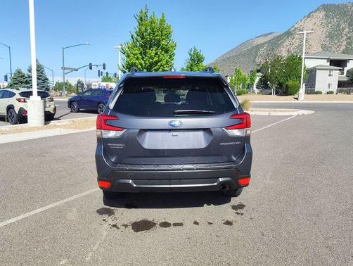 Magnetite Gray Metallic 2023 Subaru Forester Premium