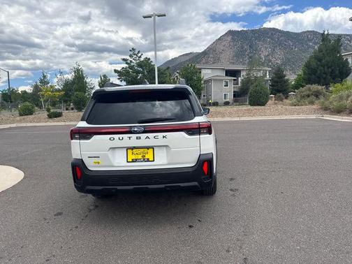 Crystal White Pearl 2026 Subaru Outback Premium