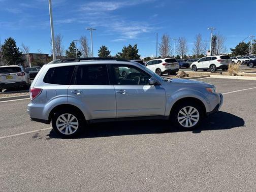 Ice Silver Metallic 2012 Subaru Forester 2.5X Premium