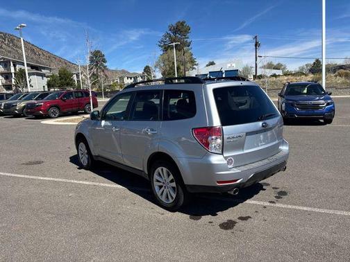 Ice Silver Metallic 2012 Subaru Forester 2.5X Premium