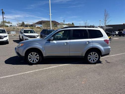 Ice Silver Metallic 2012 Subaru Forester 2.5X Premium