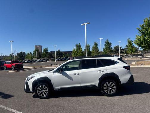 Crystal White Pearl 2024 Subaru Outback Premium