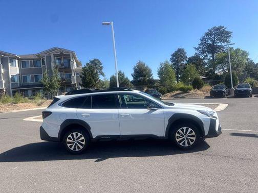 Crystal White Pearl 2024 Subaru Outback Premium