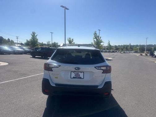 Crystal White Pearl 2024 Subaru Outback Premium