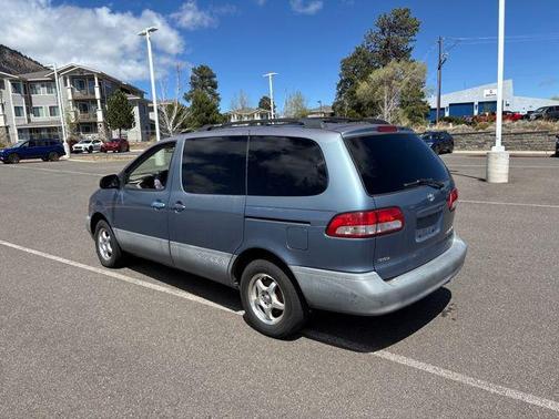 2002 Toyota Sienna XLE