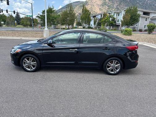 Phantom Black 2017 Hyundai ELANTRA SE