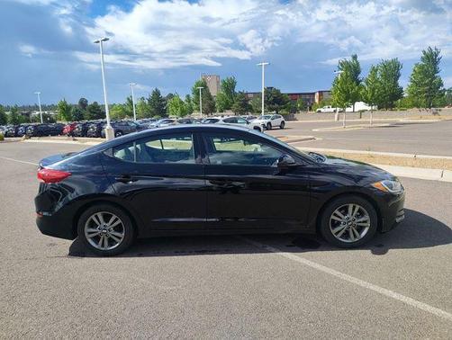 Phantom Black 2017 Hyundai ELANTRA SE