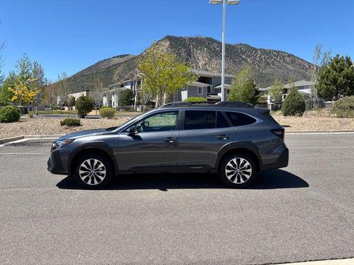 Magnetite Gray Metallic 2025 Subaru Outback Limited