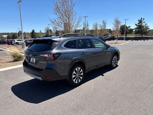 Magnetite Gray Metallic 2025 Subaru Outback Limited