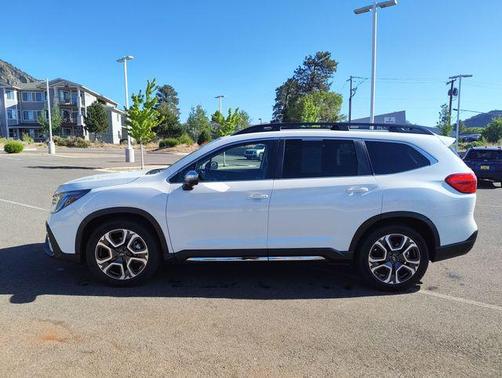 Crystal White Pearl 2023 Subaru Ascent Limited 7-Passenger