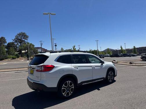 Crystal White Pearl 2023 Subaru Ascent Limited 7-Passenger