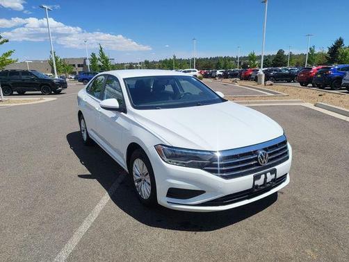 Pure White 2019 Volkswagen Jetta 1.4T S