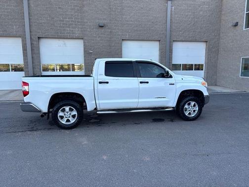 2015 Toyota Tundra SR5