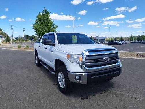 Super White 2015 Toyota Tundra SR5