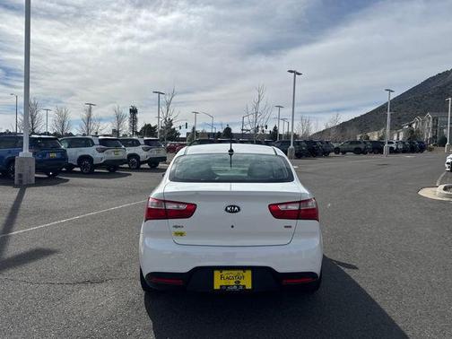 Clear White 2013 Kia Rio LX