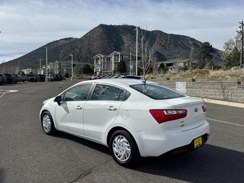 Clear White 2013 Kia Rio LX