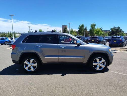 Mineral Gray Metallic Clearcoat 2012 Jeep Grand Cherokee Overland