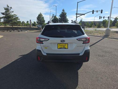 Crystal White Pearl 2021 Subaru Outback Premium