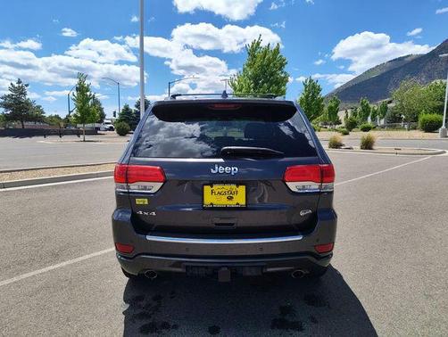 Granite Crystal Metallic Clearcoat 2015 Jeep Grand Cherokee Overland