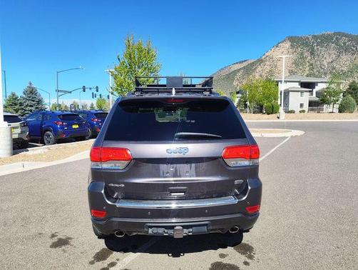 Granite Crystal Metallic Clearcoat 2015 Jeep Grand Cherokee Overland