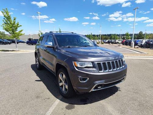 Granite Crystal Metallic Clearcoat 2015 Jeep Grand Cherokee Overland