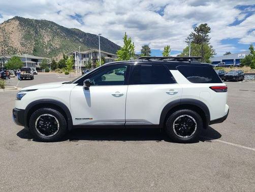 Pearl White Tricoat/Super Black 2024 Nissan Pathfinder Rock Creek 4WD