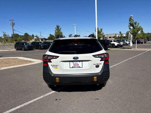 Crystal White Pearl 2025 Subaru Outback Wilderness