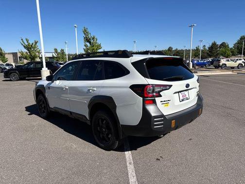 Crystal White Pearl 2025 Subaru Outback Wilderness