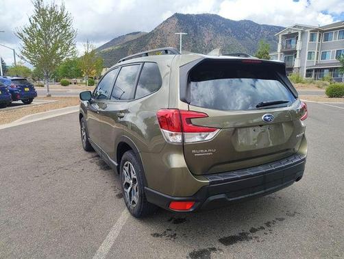 Autumn Green Metallic 2023 Subaru Forester Premium