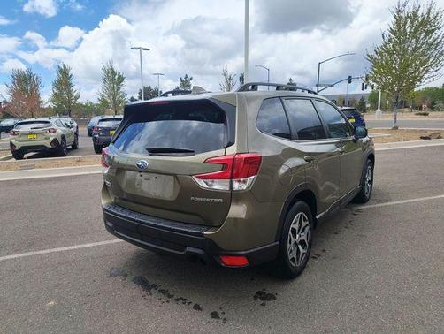 Autumn Green Metallic 2023 Subaru Forester Premium