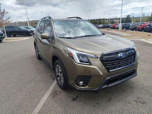 Autumn Green Metallic 2023 Subaru Forester Premium