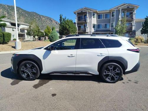 Crystal White Pearl 2026 Subaru Trailseeker Limited