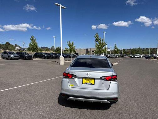 Brilliant Silver Metallic 2023 Nissan Versa 1.6 S
