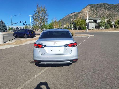 Brilliant Silver Metallic 2023 Nissan Versa 1.6 S