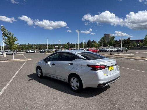 Brilliant Silver Metallic 2023 Nissan Versa 1.6 S