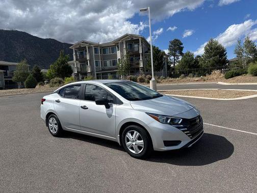 Brilliant Silver Metallic 2023 Nissan Versa 1.6 S