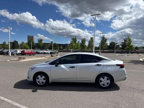 Brilliant Silver Metallic 2023 Nissan Versa 1.6 S